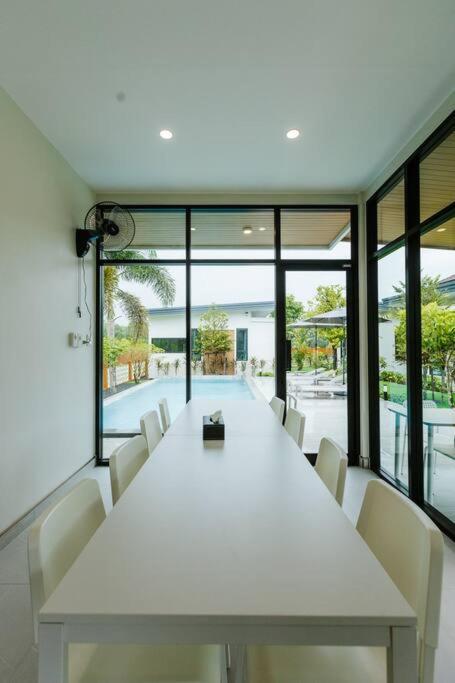 Cheeva Pool Villa Khao Lak Eksteriør bilde