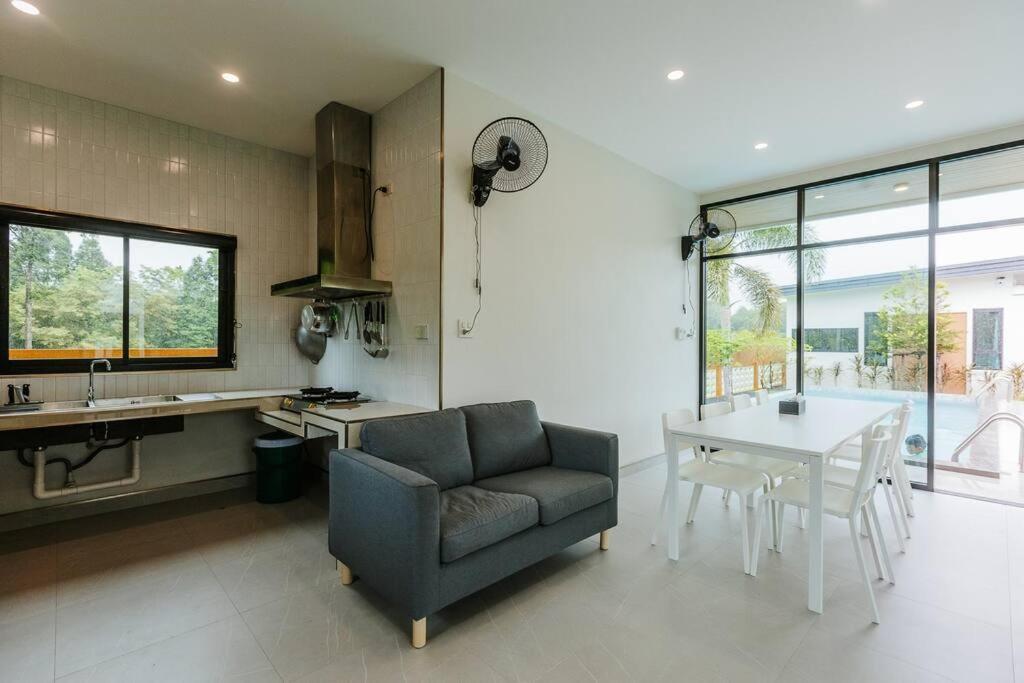 Cheeva Pool Villa Khao Lak Eksteriør bilde
