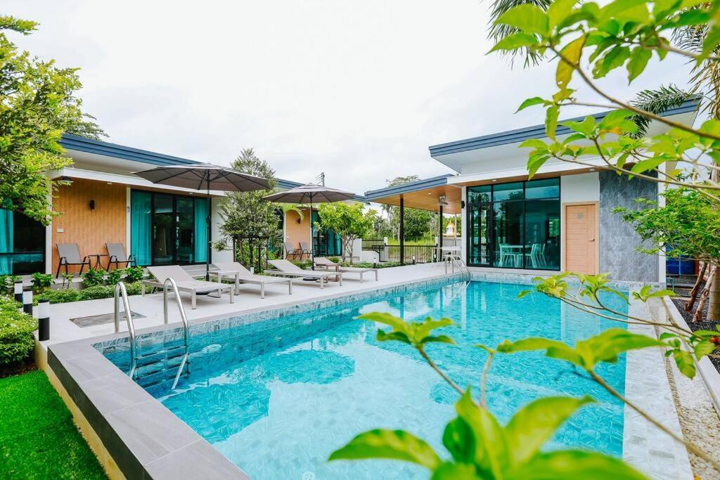Cheeva Pool Villa Khao Lak Eksteriør bilde