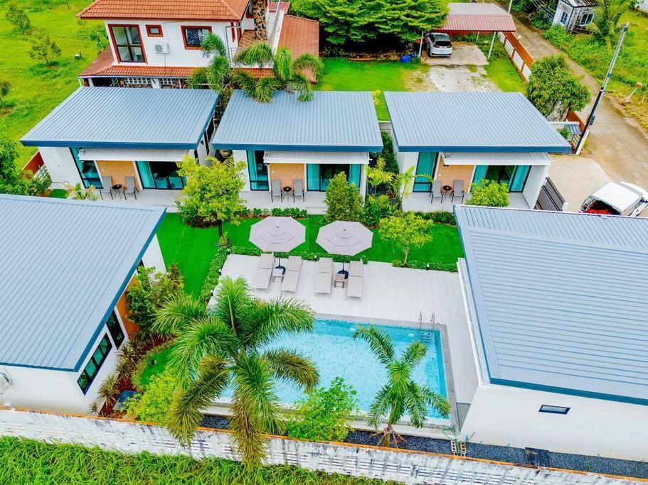 Cheeva Pool Villa Khao Lak Eksteriør bilde